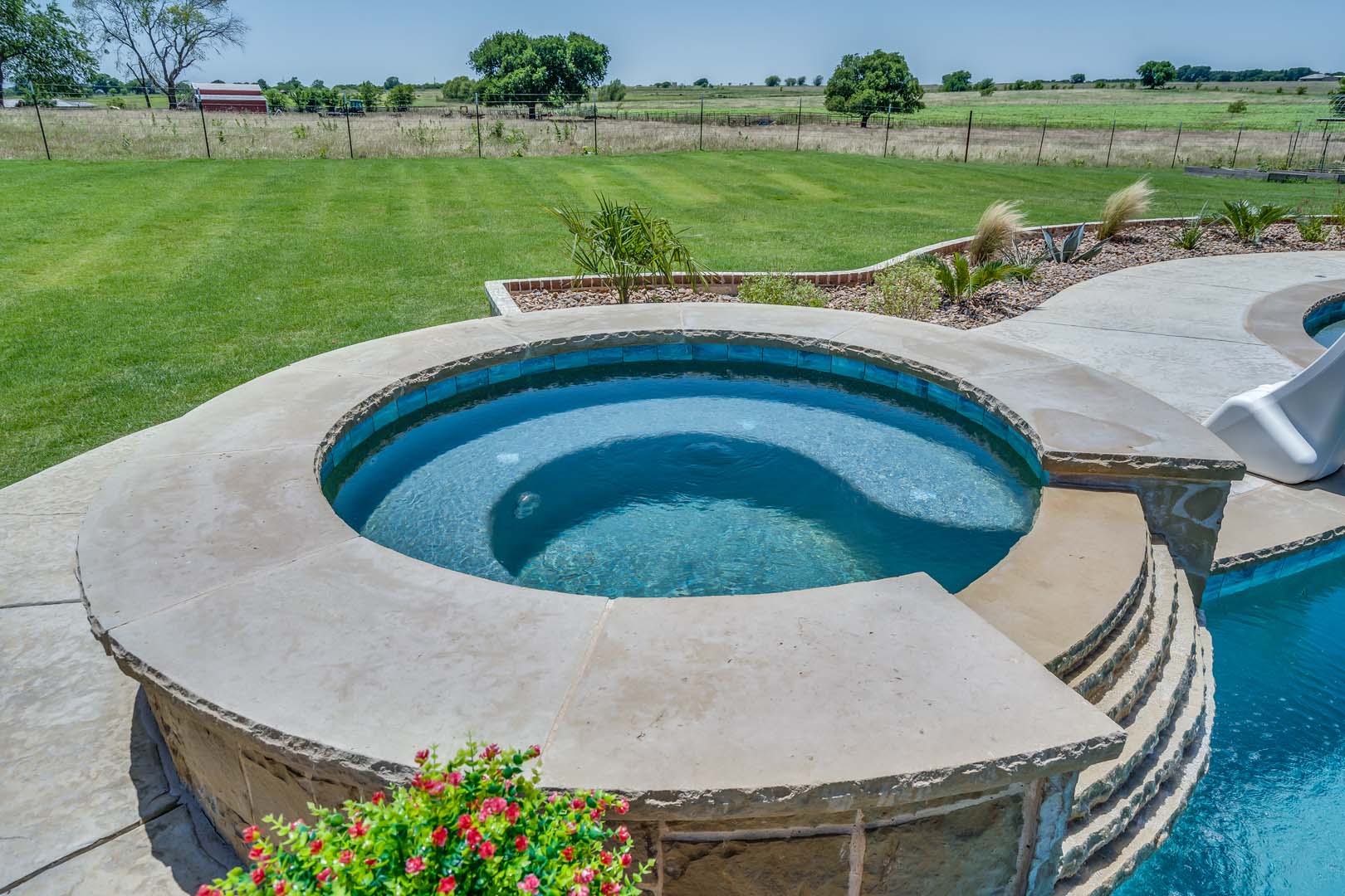 Lemaster Custom Pools (153)