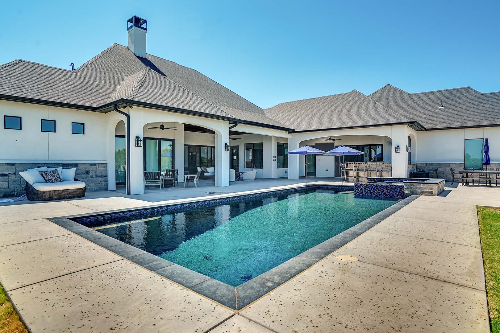 Lemaster Custom Pools - Godley, TX - Pool Builder Example 2